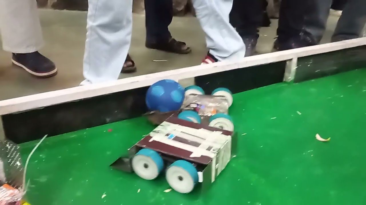 Robo soccer competition worth 1 lakh 💸💰🤑@Bigbuy-swing-trader #robosoccer #robotica #robowars #robo