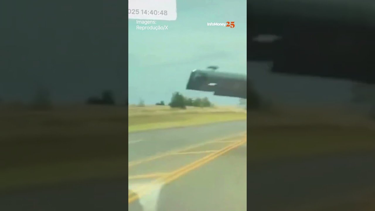 EUA: Avião Militar faz pouso de emergência e quase bate em carro da Tesla
