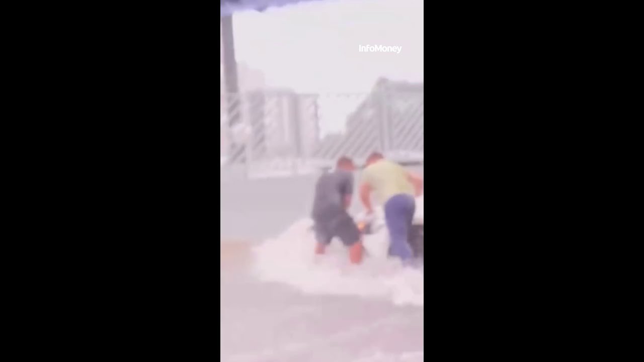 Adolescente é salva de enxurrada por quatro homens em Sorocaba (SP)