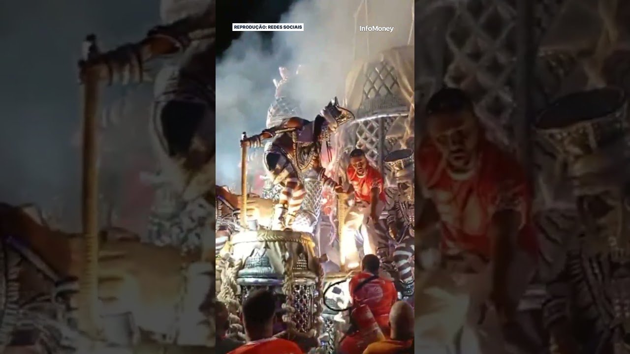 Carro alegórico da União de Maricá pega fogo na Sapucaí e deixa quatro feridos