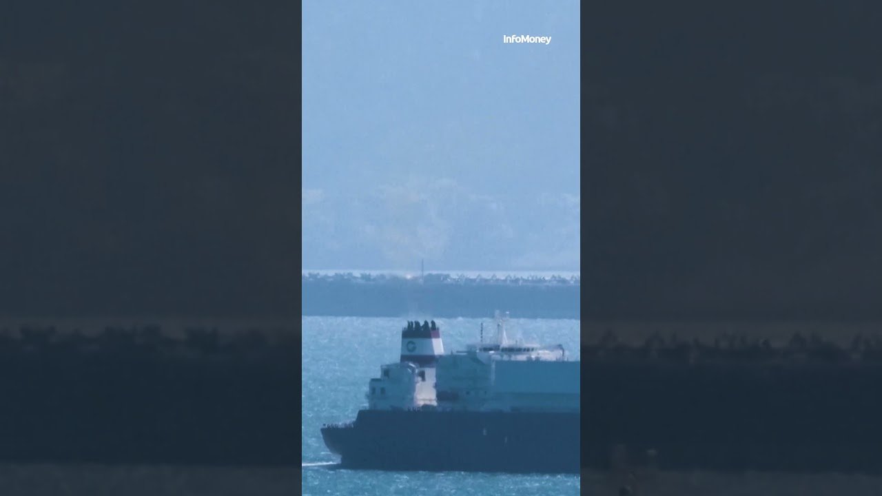 Maior porta-aviões do mundo é visto em Gibraltar em direção ao Irã | InfoMoney News