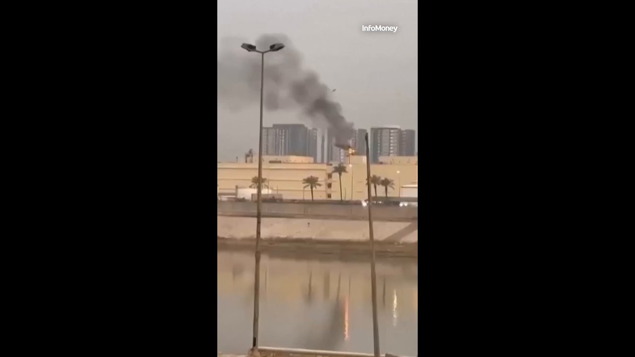 Testemunhas registram incêndio na embaixada dos EUA, em Bagdá