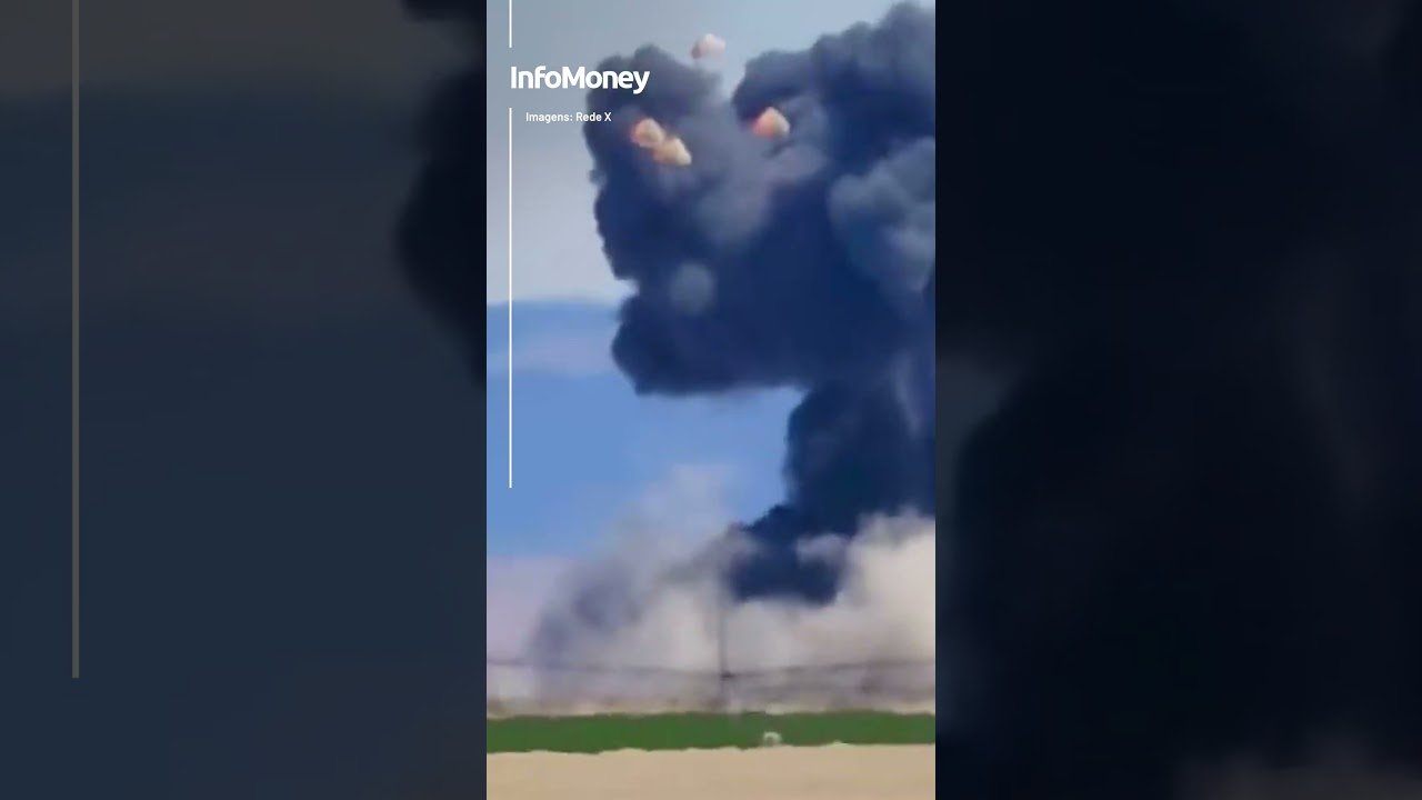 Aviões se chocam, caem e explodem durante exibição nos EUA