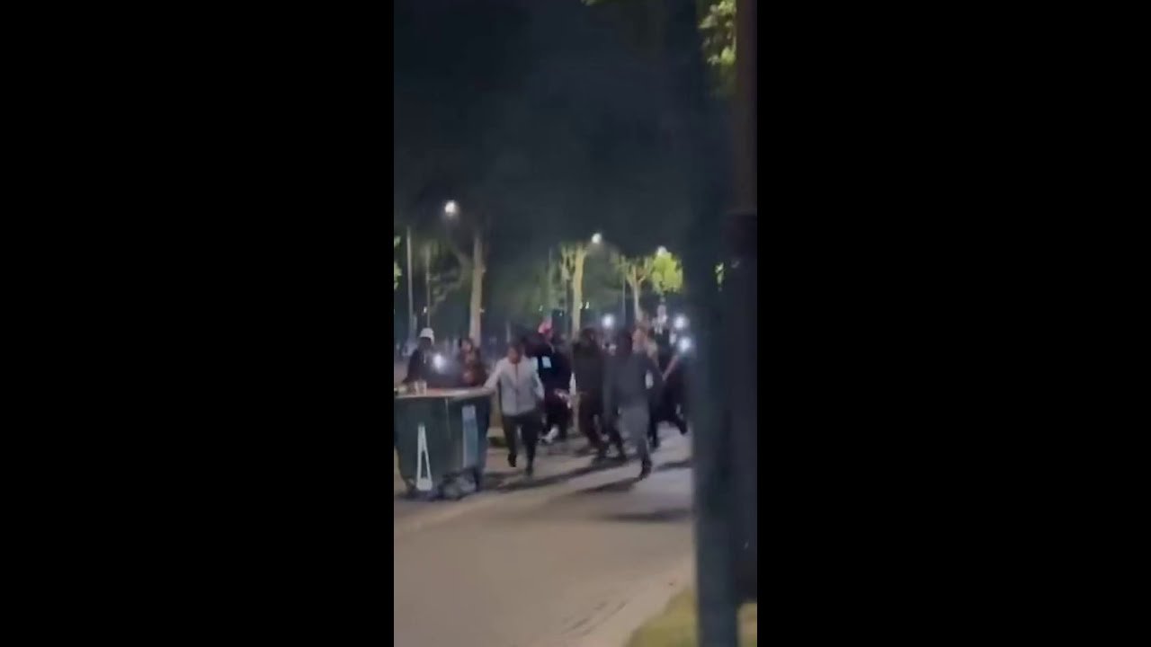 Celebração do PSG em Paris termina com 127 presos e 34 feridos
