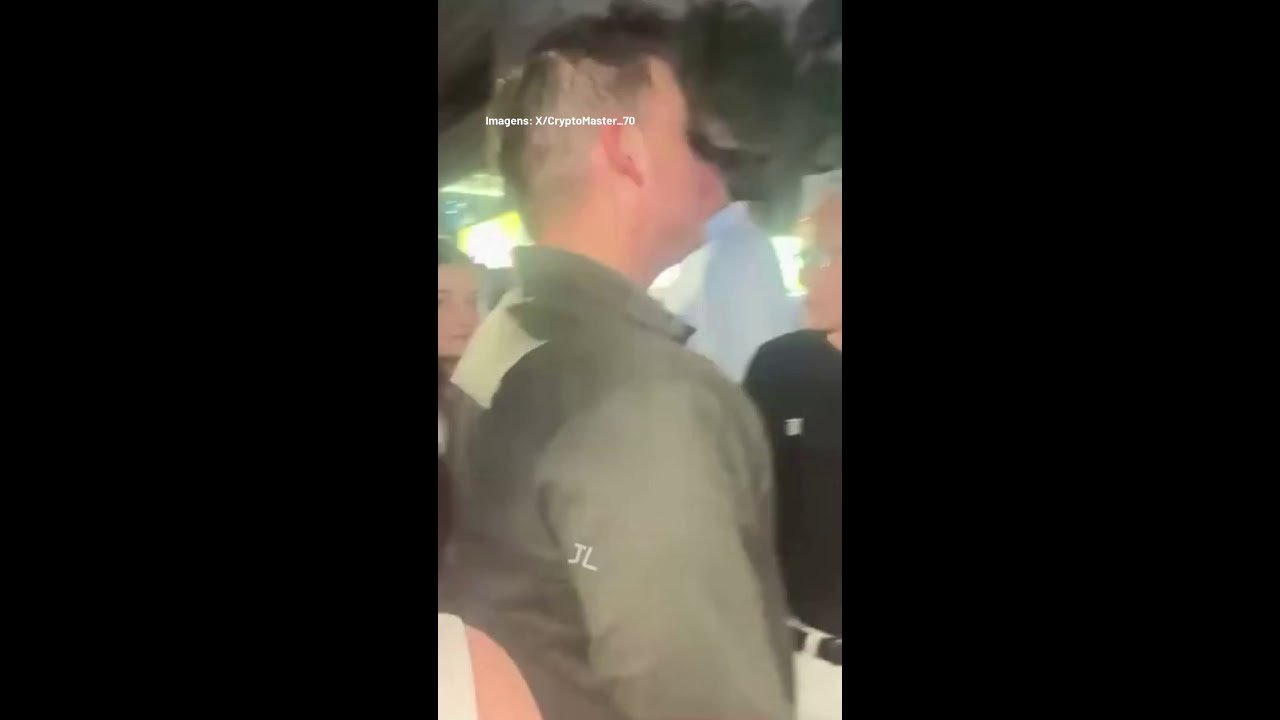 CEO da Nvidia paga comida para clientes após furar fila em mercado noturno em Taiwan