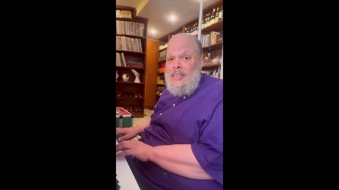 Ed Motta publica vídeo pedindo perdão ao povo do Nordeste e da Paraíba