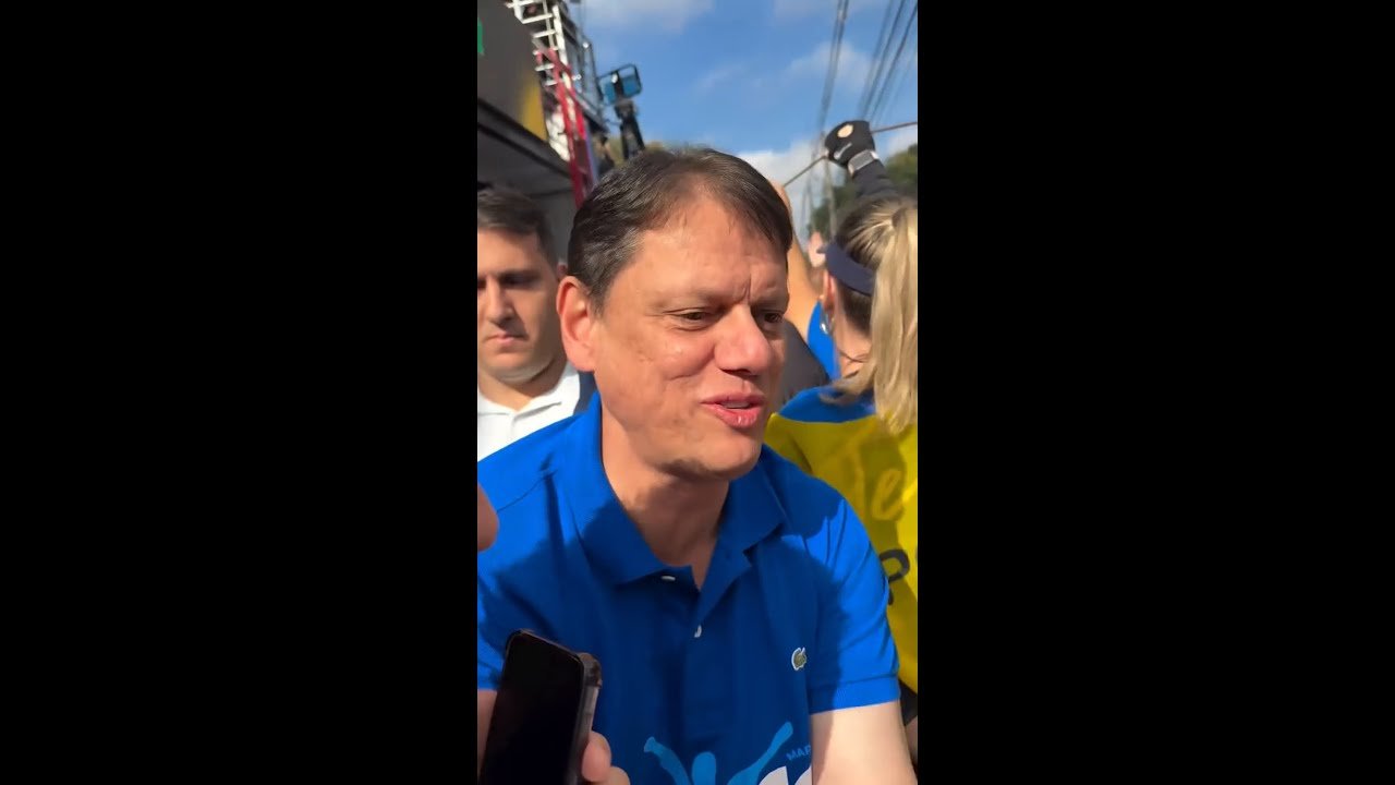 Tarcísio e Flávio se reencontram na Marcha Para Jesus em SP após crise do caso Dark Horse