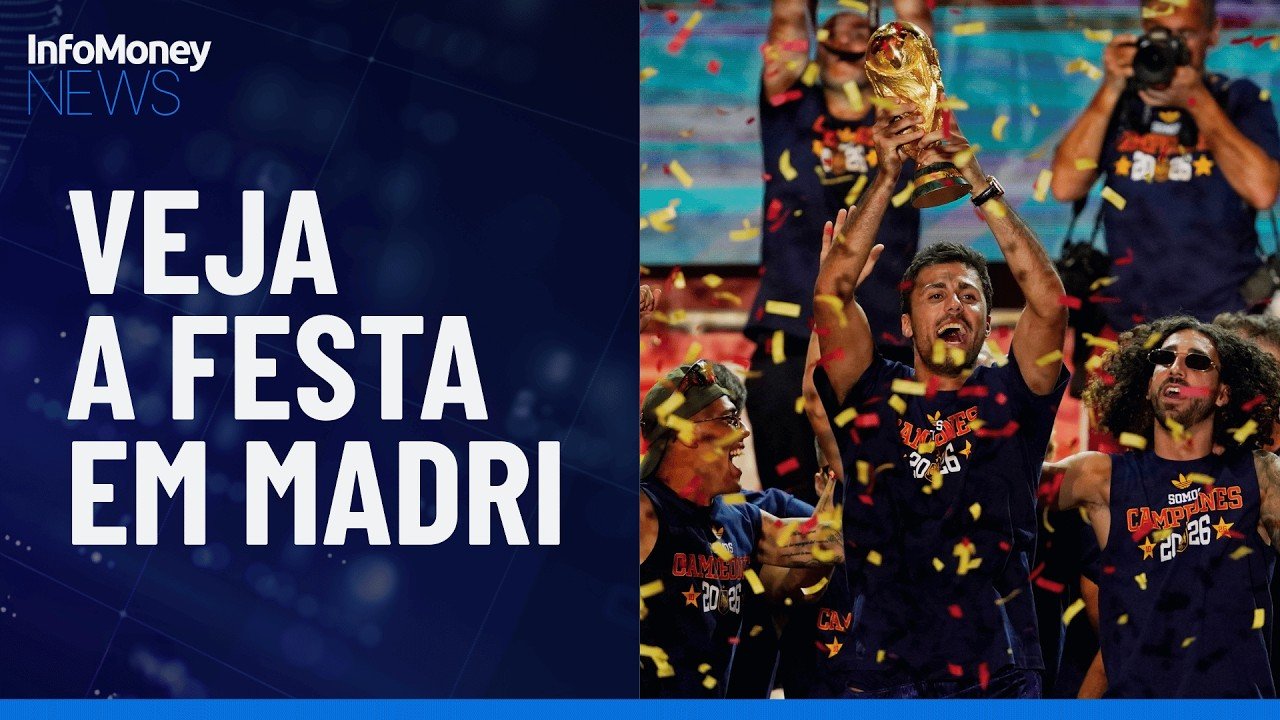 Seleção da Espanha desfila em Madri após vitória na Copa do Mundo | InfoMoney News