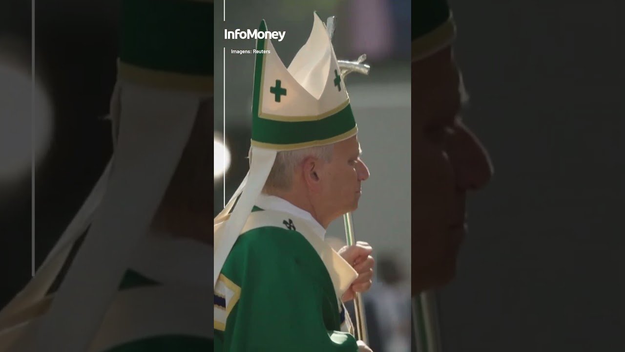 Papa Leão saúda multidão antes da Missa de domingo em sua visita à França