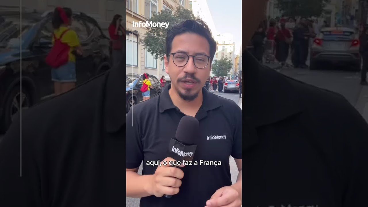 ELEIÇÕES: Brasileiros votam em Paris e tempo de espera supera 1h