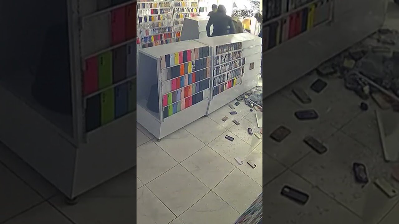 Loja de acessórios de celular é atacada durante protestos na França;Veja | InfoMoney News